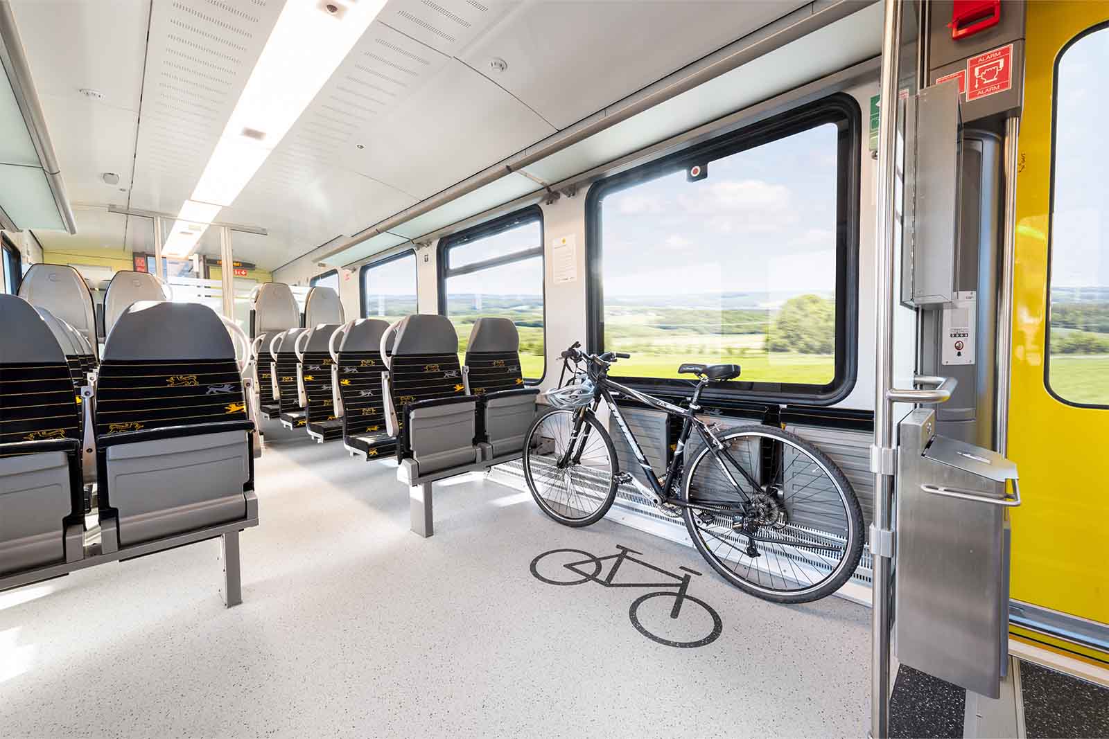 Platz für Fahrräder im Zug