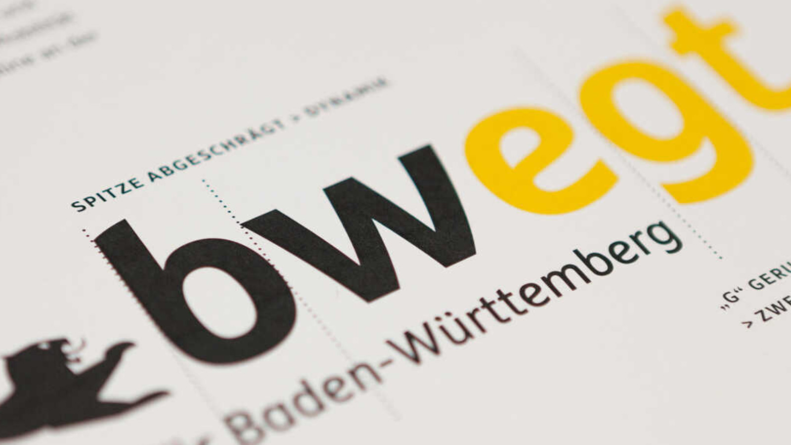 Das bwegt-Logo auf einem Blatt Papier