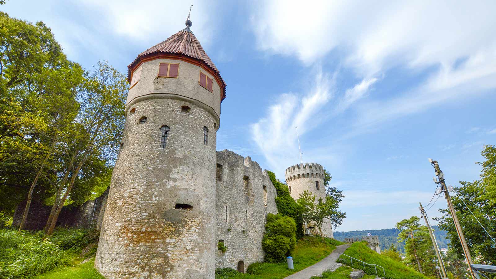 Der Turm der Burgruine Honberg in Tuttlingen 